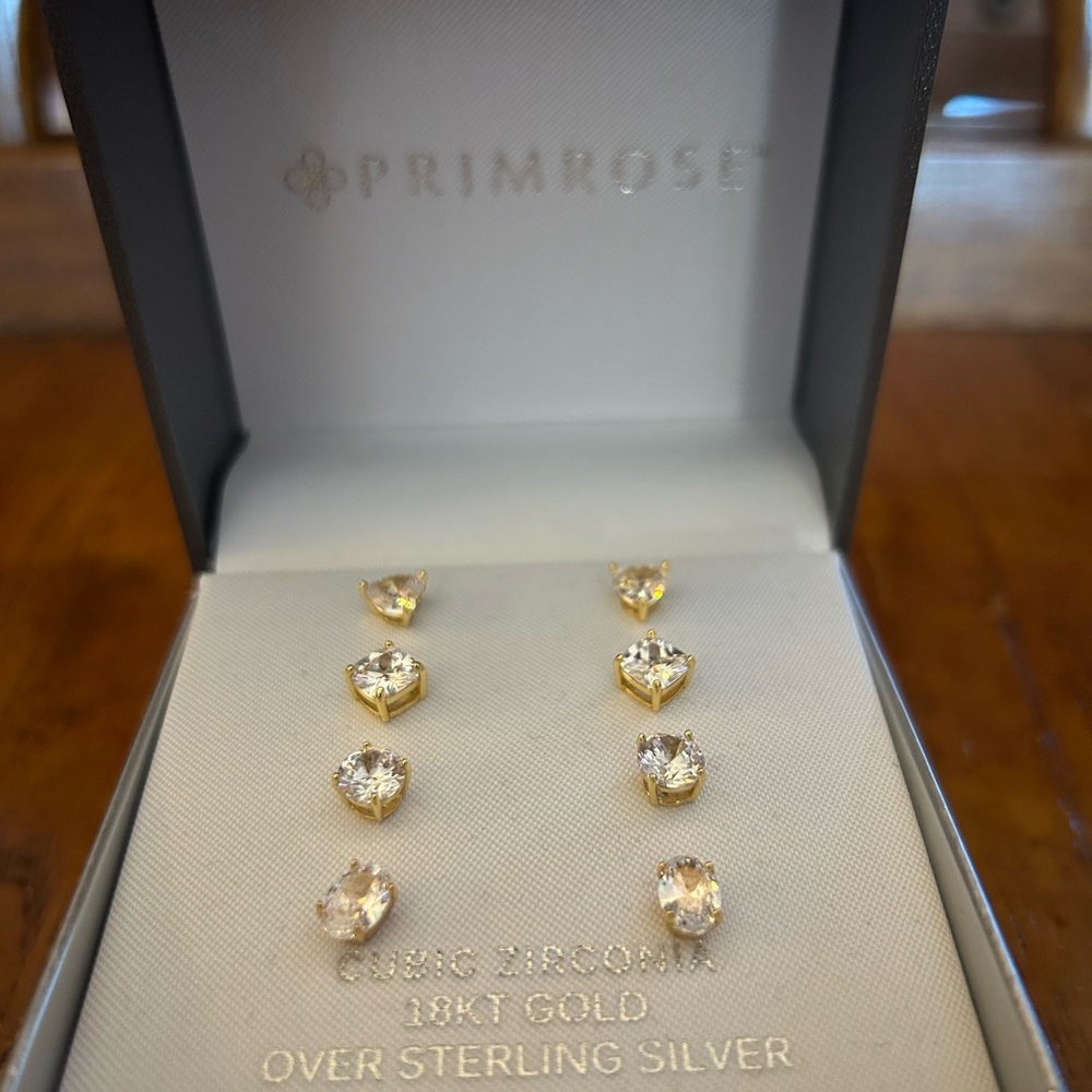 Primrose Cubic Zirconia 18kt Gold Over Sterling Silver Studs Nwt 29$